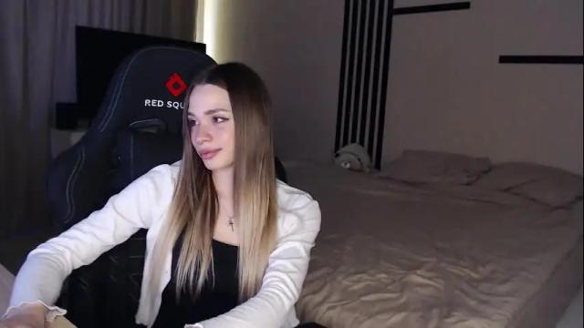 Image 4 of kira_lux Stream on Chaturbate on 1 month ago