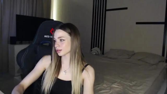 Image 8 of kira_lux Stream on Chaturbate on 1 month ago