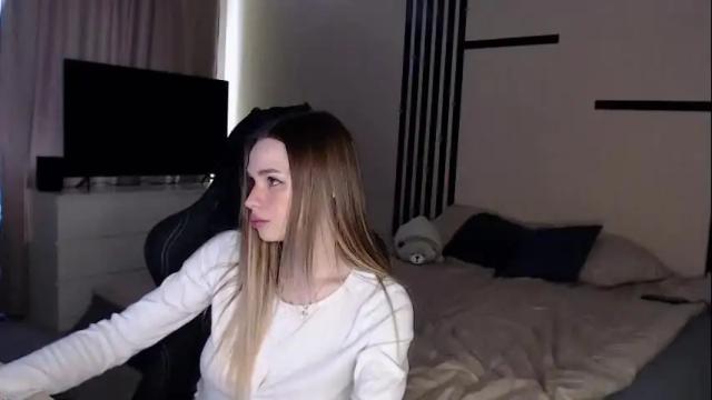 Image 6 of kira_lux Stream on Chaturbate on 1 month ago