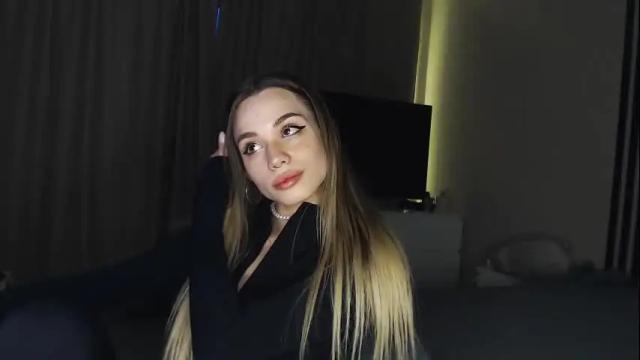 Image 11 of kira_lux Stream on Chaturbate on 22 days ago