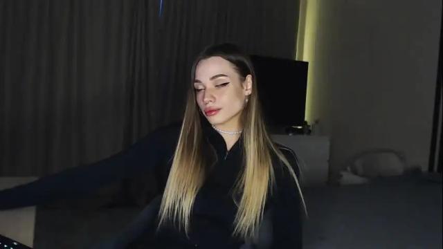 Image 8 of kira_lux Stream on Chaturbate on 22 days ago