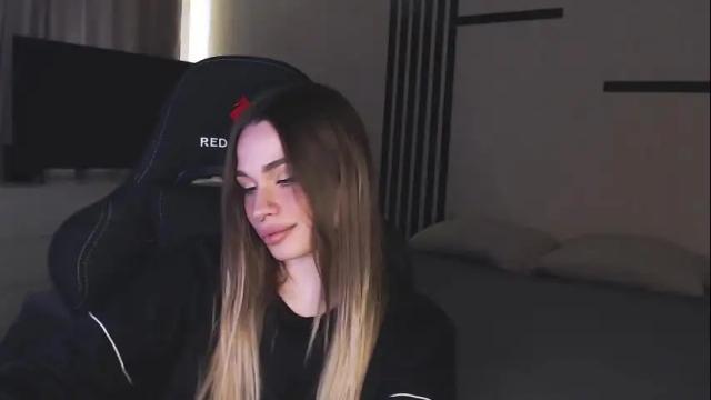 Image 11 of kira_lux Stream on Chaturbate on 12 days ago