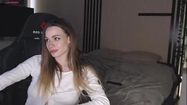 Image 6 of kira_lux Stream on Chaturbate on 9 days ago