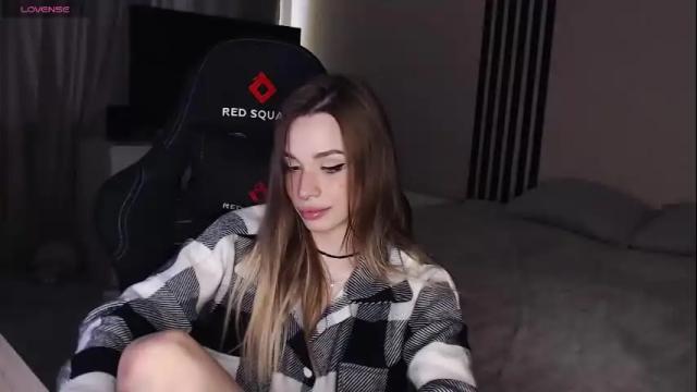 Image 7 of kira_lux Stream on Chaturbate on 4 days ago
