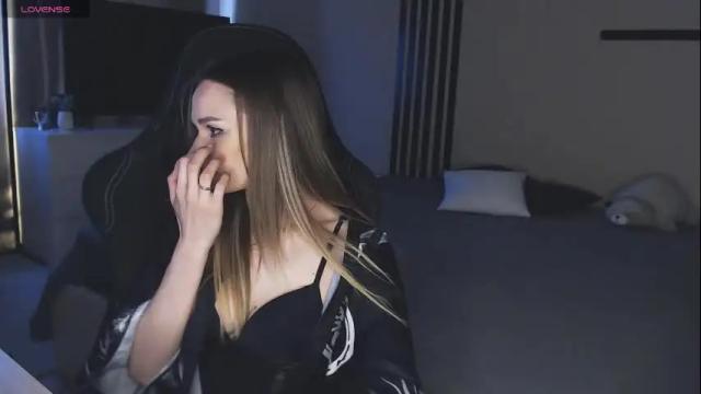 Image 3 of kira_lux Stream on Chaturbate on 3 days ago