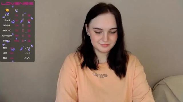 Image 4 of kira_maay Stream on Chaturbate on 15 months ago