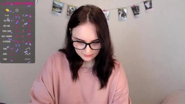 Image 2 of kira_maay Stream on Chaturbate on 14 months ago