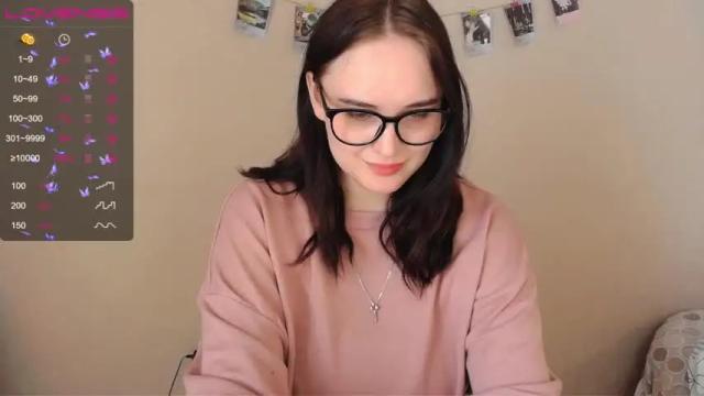 Image 3 of kira_maay Stream on Chaturbate on 14 months ago
