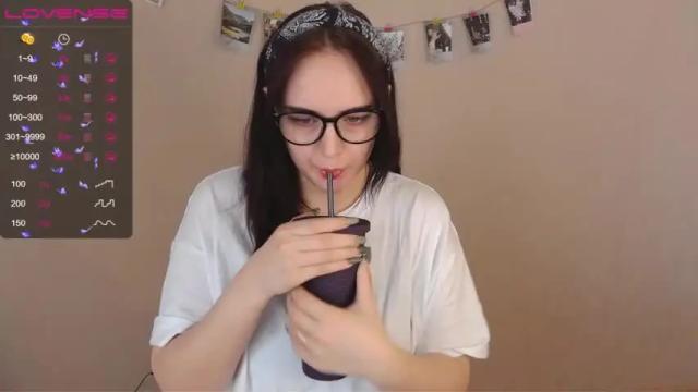 Image 1 of kira_maay Stream on Chaturbate on 11 months ago