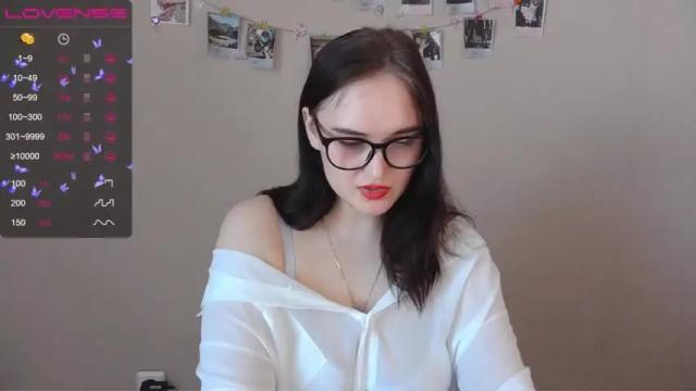 Image 4 of kira_maay Stream on Chaturbate on 14 months ago