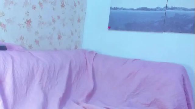 Image 6 of kira_mackenzie Stream on Chaturbate on 16 days ago