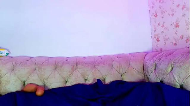 Image 3 of kira_mackenzie Stream on Chaturbate on 1 month ago