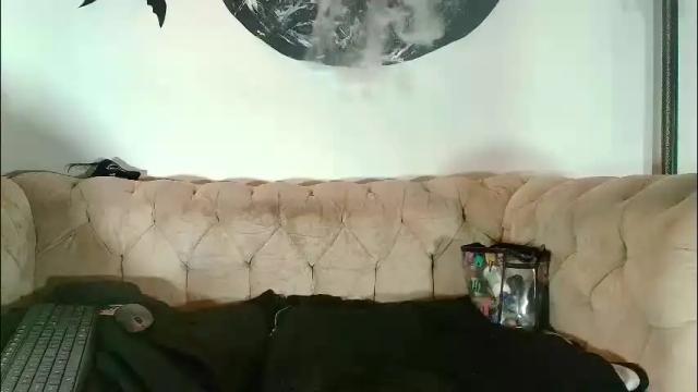 Image 7 of kira_mackenzie Stream on Chaturbate on 6 days ago