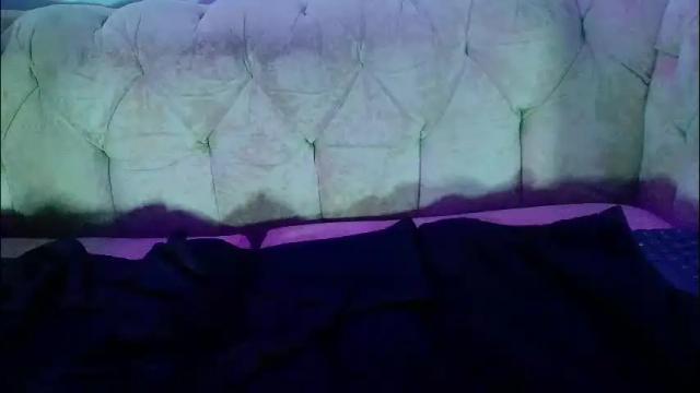 Image 3 of kira_mackenzie Stream on Chaturbate on 3 days ago