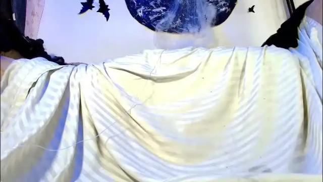 Image 2 of kira_mackenzie Stream on Chaturbate on 1 day ago