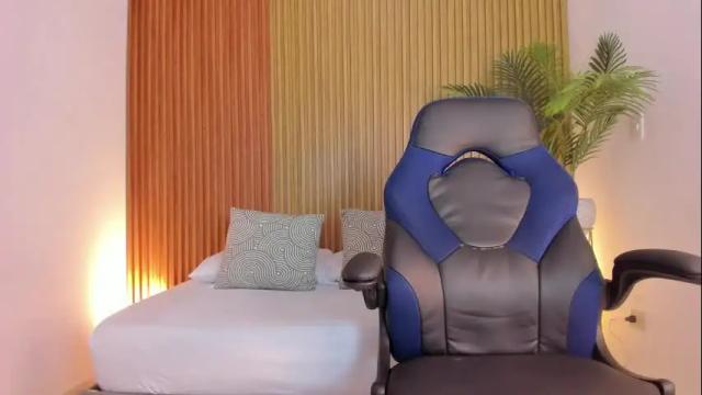 Image 2 of kira_rodriguez_ Stream on Chaturbate on 8 days ago