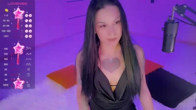 Image 8 of kira_sapphire Stream on Chaturbate on 16 months ago