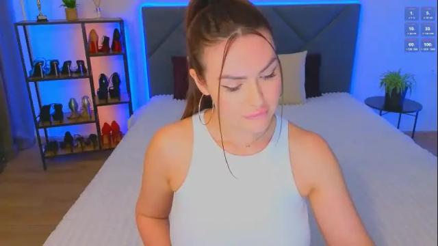 Image 12 of kira_sexxx Stream on Chaturbate on 1 month ago