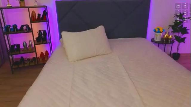 Image 10 of kira_sexxx Stream on Chaturbate on 21 days ago
