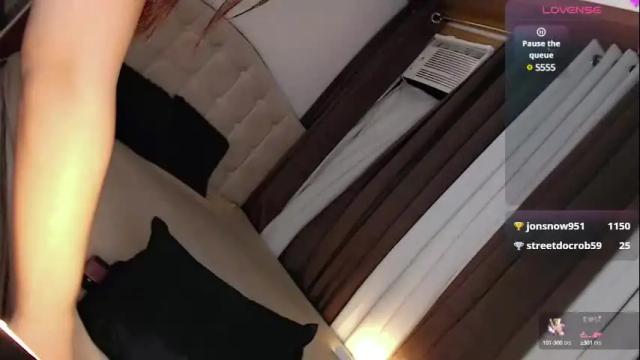 Image 2 of kira_willer Stream on Chaturbate on 16 days ago