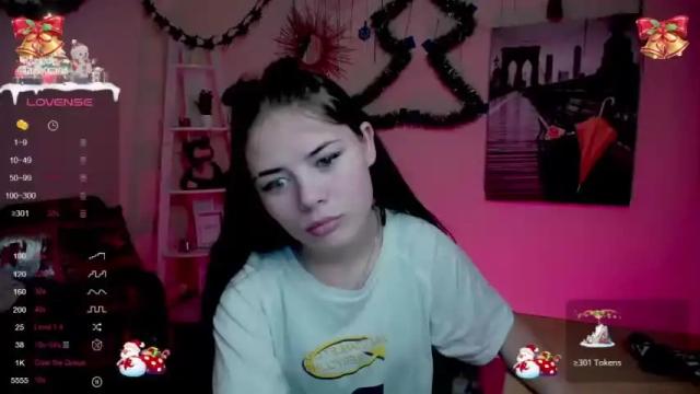 Image 11 of kira_x69 Stream on Chaturbate on 17 months ago