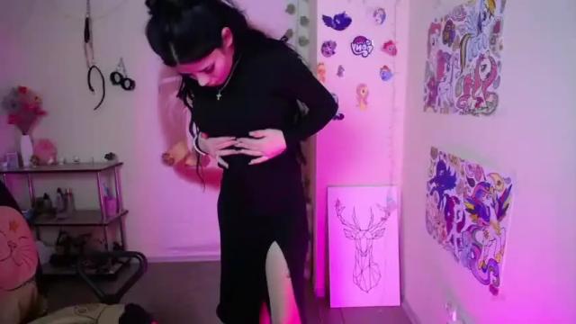 Image 7 of kira_x69 Stream on Chaturbate on 16 months ago