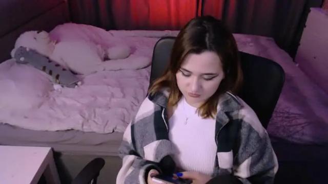 Image 12 of kira_yammy Stream on Chaturbate on 13 months ago