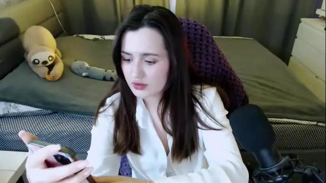 Image 12 of kira_yammy Stream on Chaturbate on 14 days ago
