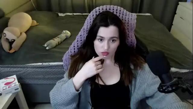 Image 10 of kira_yammy Stream on Chaturbate on 10 days ago