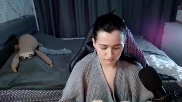 Image 3 of kira_yammy Stream on Chaturbate on 5 months ago