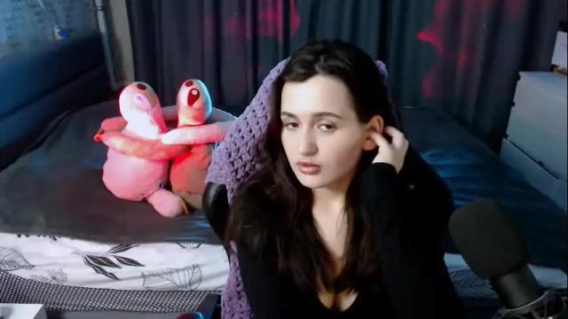 Image 3 of kira_yammy Stream on Chaturbate on 5 months ago