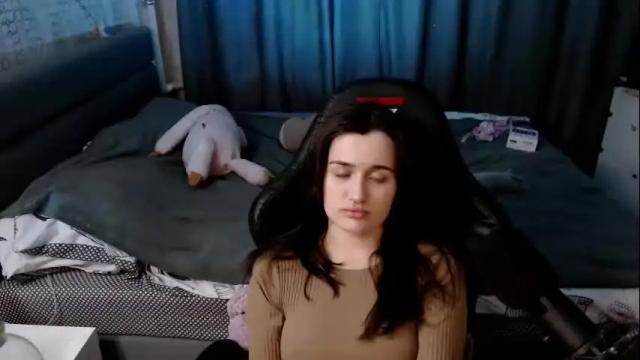 Image 3 of kira_yammy Stream on Chaturbate on 4 months ago