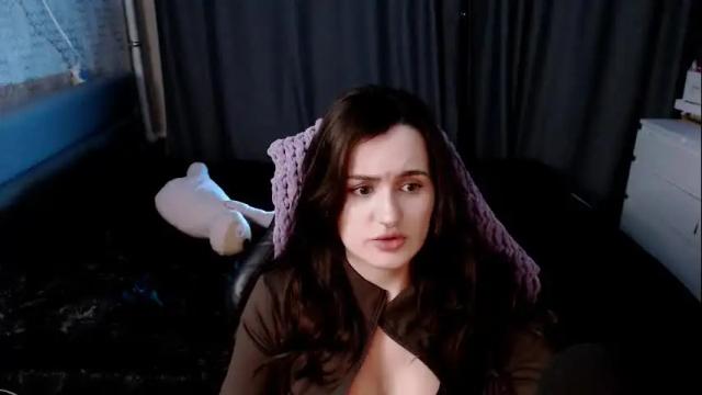 Image 2 of kira_yammy Stream on Chaturbate on 4 months ago
