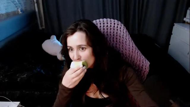 Image 8 of kira_yammy Stream on Chaturbate on 4 months ago