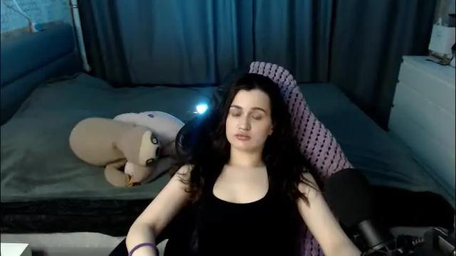 Image 12 of kira_yammy Stream on Chaturbate on 3 months ago