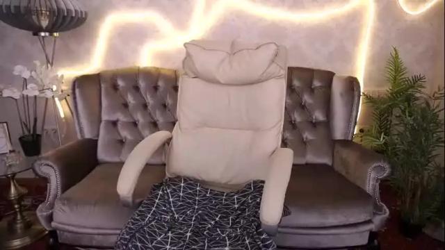 Image 6 of kirafoxik Stream on Chaturbate on 1 month ago