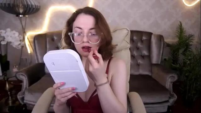 Image 2 of kirafoxik Stream on Chaturbate on 1 month ago