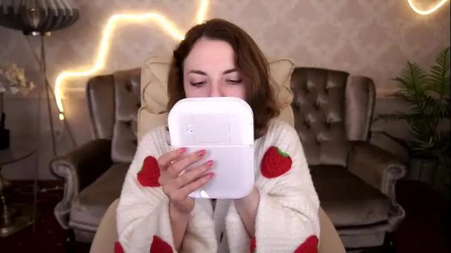 Image 10 of kirafoxik Stream on Chaturbate on 1 month ago