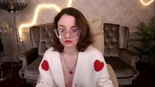 Image 11 of kirafoxik Stream on Chaturbate on 1 month ago