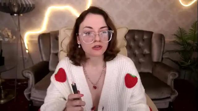 Image 6 of kirafoxik Stream on Chaturbate on 1 month ago