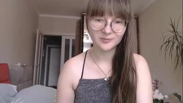 Image 2 of kiragoldens Stream on Chaturbate on 9 months ago