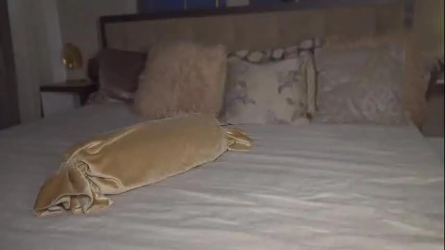 Image 11 of kirasunny Stream on Chaturbate on 27 days ago