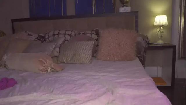 Image 3 of kirasunny Stream on Chaturbate on 1 day ago