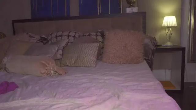 Image 4 of kirasunny Stream on Chaturbate on 1 day ago