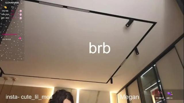 Image 10 of kiraturner Stream on Chaturbate on 20 days ago