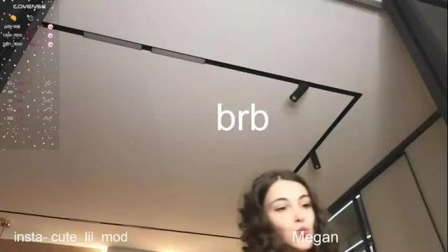 Image 8 of kiraturner Stream on Chaturbate on 20 days ago