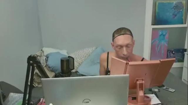 Image 4 of kirkcammerman1 Stream on Chaturbate on 4 days ago
