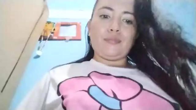 Image 11 of kissmelovejummy Stream on Chaturbate on 17 months ago