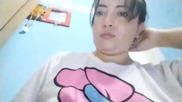 Image 2 of kissmelovejummy Stream on Chaturbate on 17 months ago