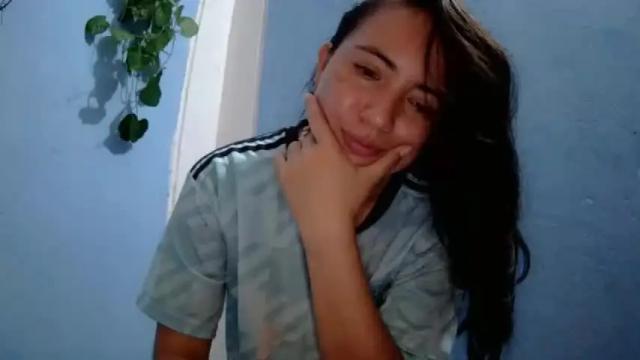 Image 4 of kissmelovejummy Stream on Chaturbate on 12 months ago